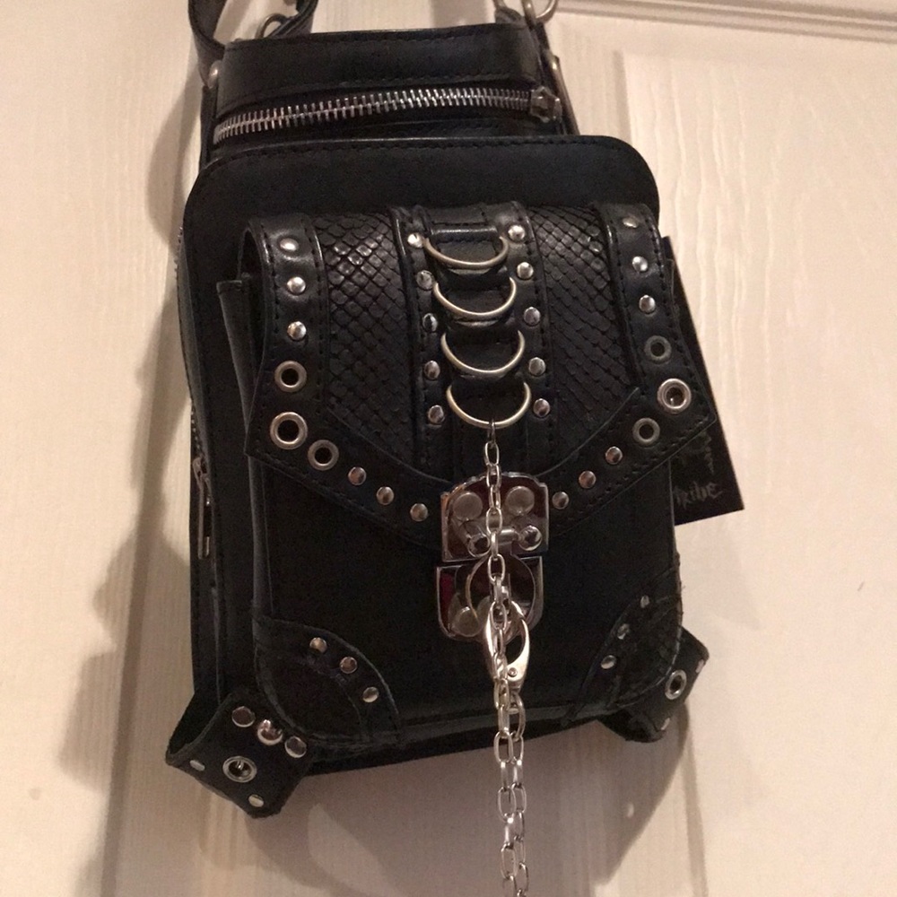 Apocalyptic holster-purse, multiple ways to wear